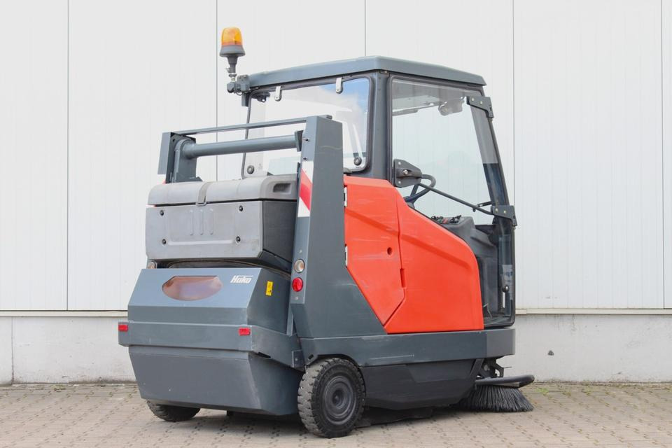 Hako Sweepmaster D1500RH Diesel UVV✅ - Ipari seprőgép: 3 kép. Hako Sweepmaster D1500RH Diesel UVV✅ - Ipari seprőgép: 3 kép.