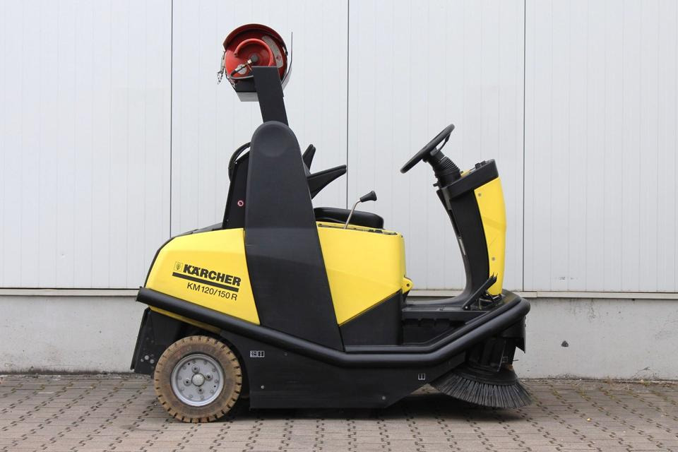 Kärcher KM120/150R LPG Aufsitz- Kehrsaugmaschine Kehrmaschine Gas - Ipari seprőgép: 2 kép. Kärcher KM120/150R LPG Aufsitz- Kehrsaugmaschine Kehrmaschine Gas - Ipari seprőgép: 2 kép.