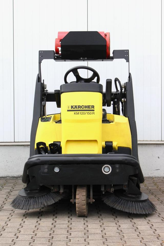 Kärcher KM120/150R LPG Aufsitz- Kehrsaugmaschine Kehrmaschine Gas - Ipari seprőgép: 5 kép. Kärcher KM120/150R LPG Aufsitz- Kehrsaugmaschine Kehrmaschine Gas - Ipari seprőgép: 5 kép.
