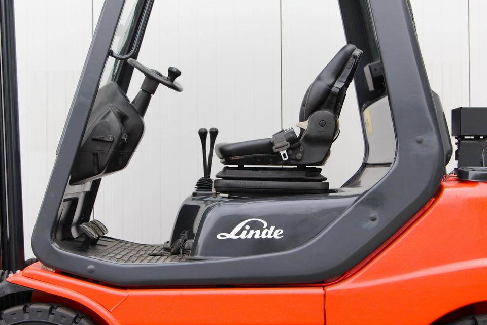 LINDE H20D Diesel TOP Zustand - UVV NEU - Dízel targonca: 5 kép. LINDE H20D Diesel TOP Zustand - UVV NEU - Dízel targonca: 5 kép.