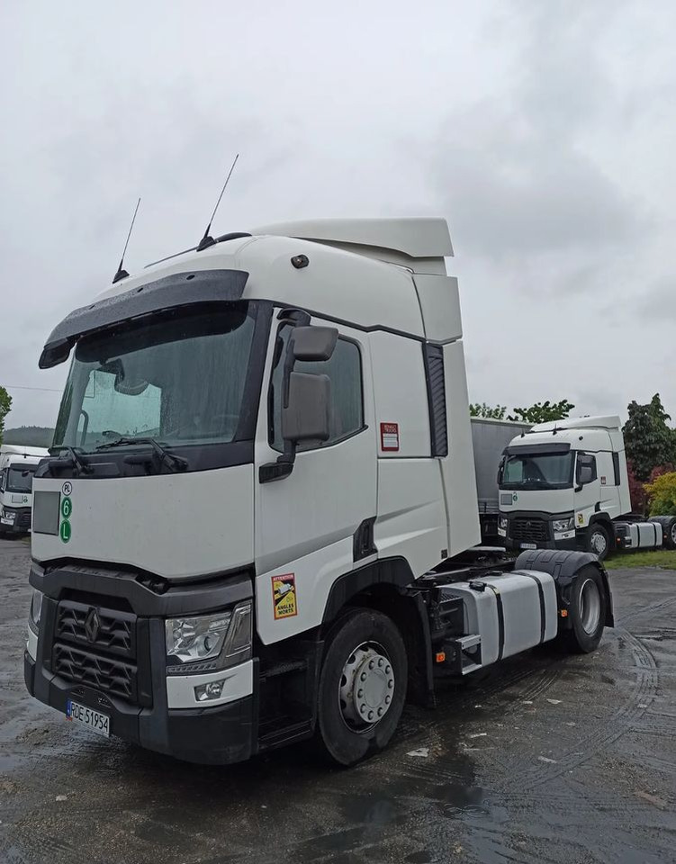 Renault T - Nyergesvontató: 4 kép. Renault T - Nyergesvontató: 4 kép.
