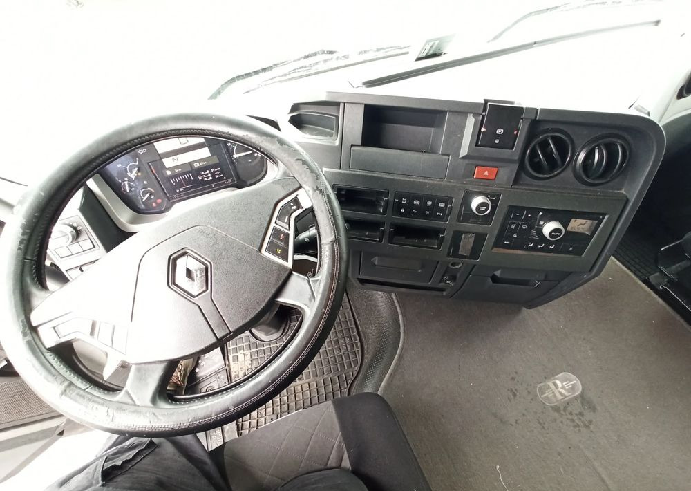 Renault T lízing Renault T: 9 kép. Renault T lízing Renault T: 9 kép.