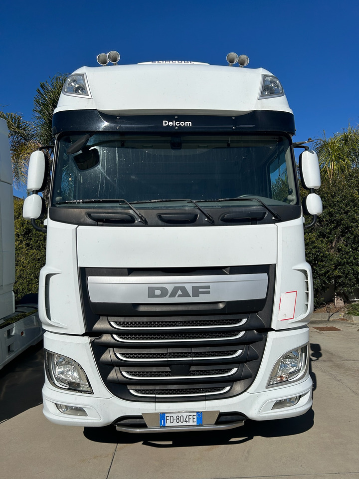 DAF XF 510 FT - Nyergesvontató: 2 kép. DAF XF 510 FT - Nyergesvontató: 2 kép.