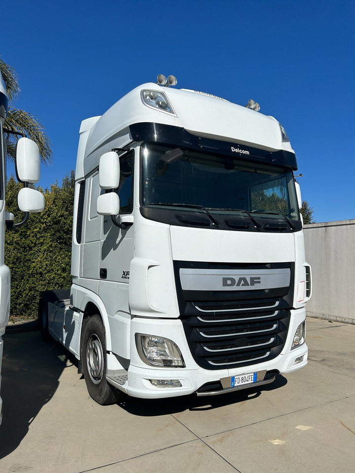 DAF XF 510 FT - Nyergesvontató: 3 kép. DAF XF 510 FT - Nyergesvontató: 3 kép.