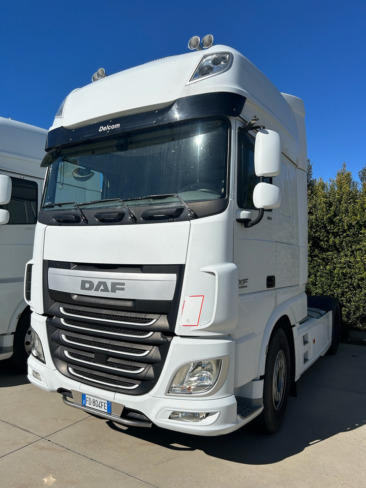 DAF XF 510 FT - Nyergesvontató: 1 kép. DAF XF 510 FT - Nyergesvontató: 1 kép.