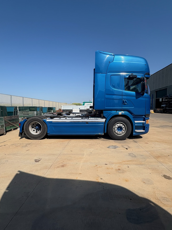 SCANIA R 500 LA4X2 A - Nyergesvontató: 3 kép. SCANIA R 500 LA4X2 A - Nyergesvontató: 3 kép.