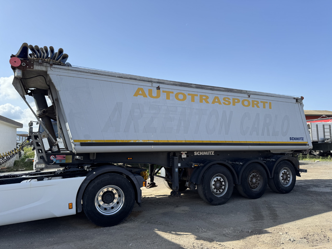 SCHMITZ SR Ribaltabile Post. in Alluminio - Félpótkocsi billenőplatós: 1 kép. SCHMITZ SR Ribaltabile Post. in Alluminio - Félpótkocsi billenőplatós: 1 kép.