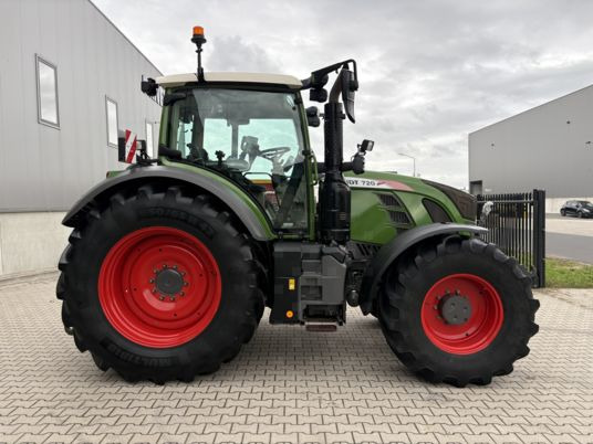 Fendt 720 VARIO S4 POWER - Egyéb gépek: 2 kép. Fendt 720 VARIO S4 POWER - Egyéb gépek: 2 kép.