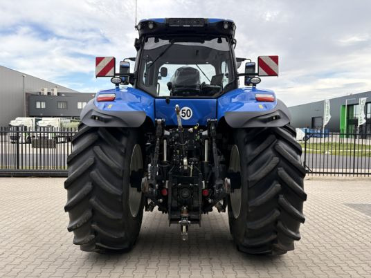 NEW HOLLAND New Holland T8.350 PLMi Genesis - Traktor: 4 kép. NEW HOLLAND New Holland T8.350 PLMi Genesis - Traktor: 4 kép.