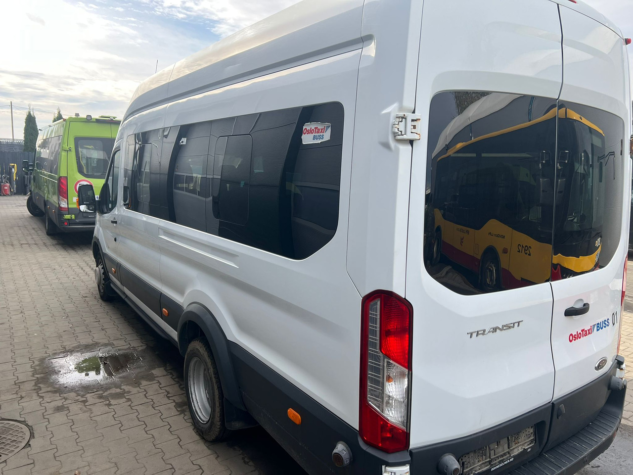 FORD TRANSIT - Minibusz, Kisbusz: 4 kép. FORD TRANSIT - Minibusz, Kisbusz: 4 kép.