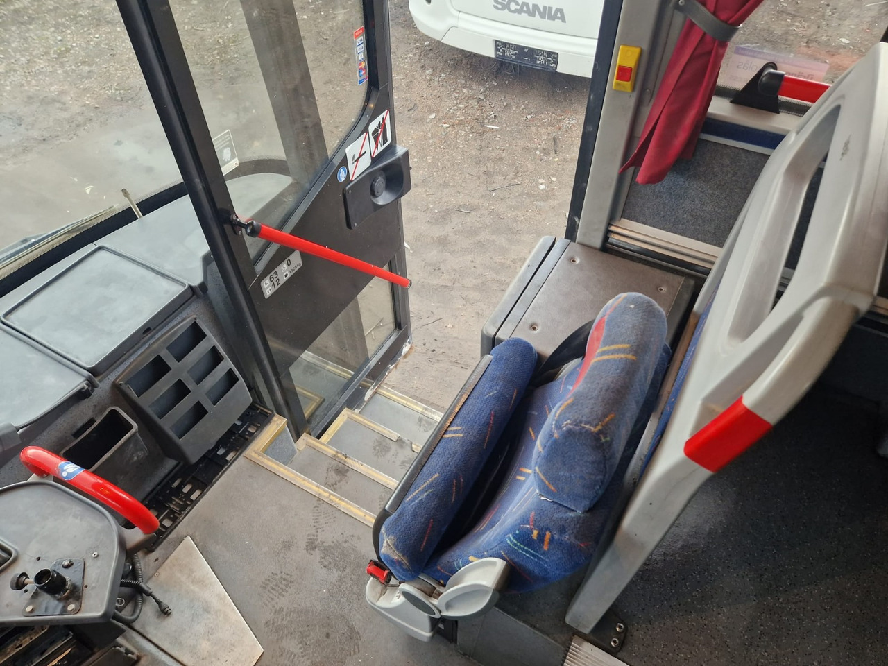 Távolsági busz VOLVO B12B VEST HORISONT: 13 kép.