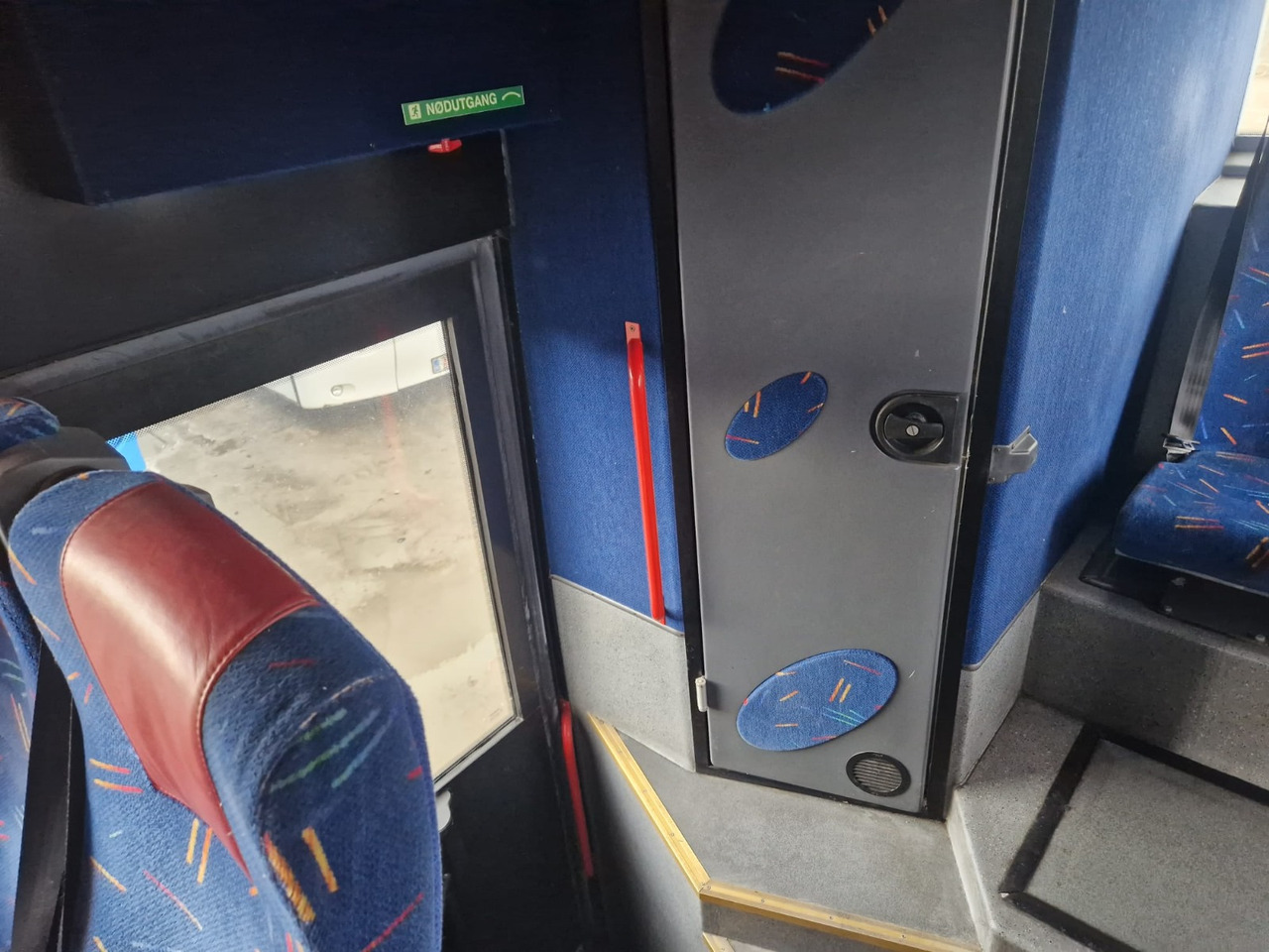 Távolsági busz VOLVO B12B VEST HORISONT: 14 kép.
