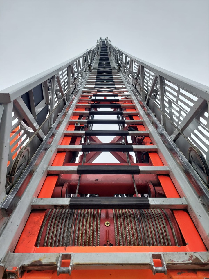 Tűzoltóautó MAN L2000 14.284 4x2 / Iveco Magirus DLK 23-12 CS: 7 kép.