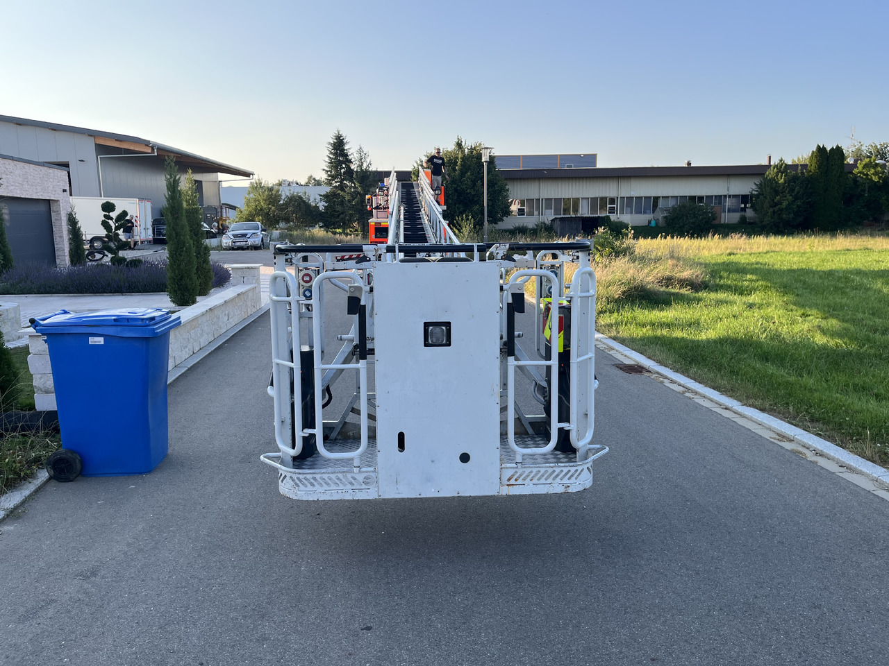 Tűzoltóautó MAN L2000 14.284 4x2 / Iveco Magirus DLK 23-12 CS: 21 kép.