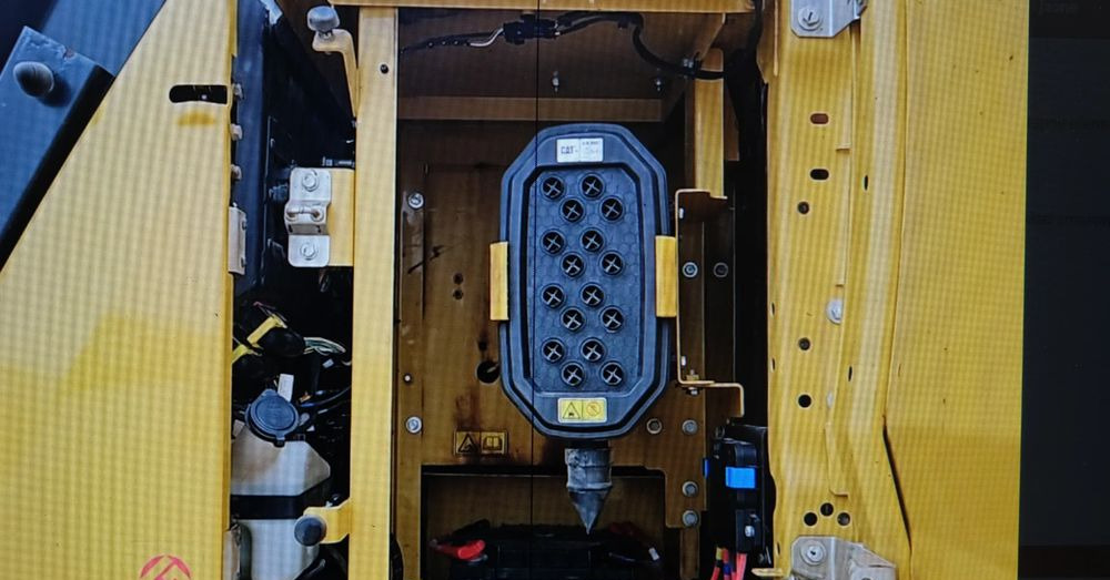 Caterpillar cat 320 - Lánctalpas kotró: 4 kép. Caterpillar cat 320 - Lánctalpas kotró: 4 kép.