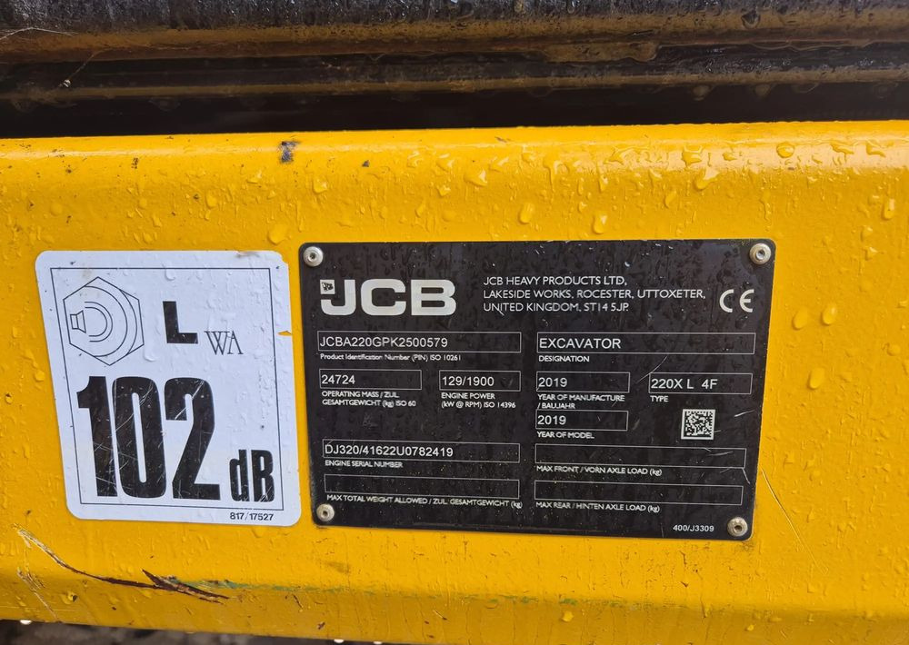 JCB 220XLC - Lánctalpas kotró: 2 kép. JCB 220XLC - Lánctalpas kotró: 2 kép.