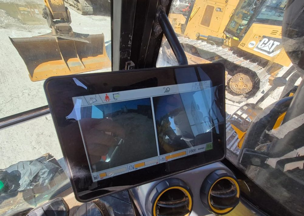 JCB 220xlc - Lánctalpas kotró: 5 kép. JCB 220xlc - Lánctalpas kotró: 5 kép.