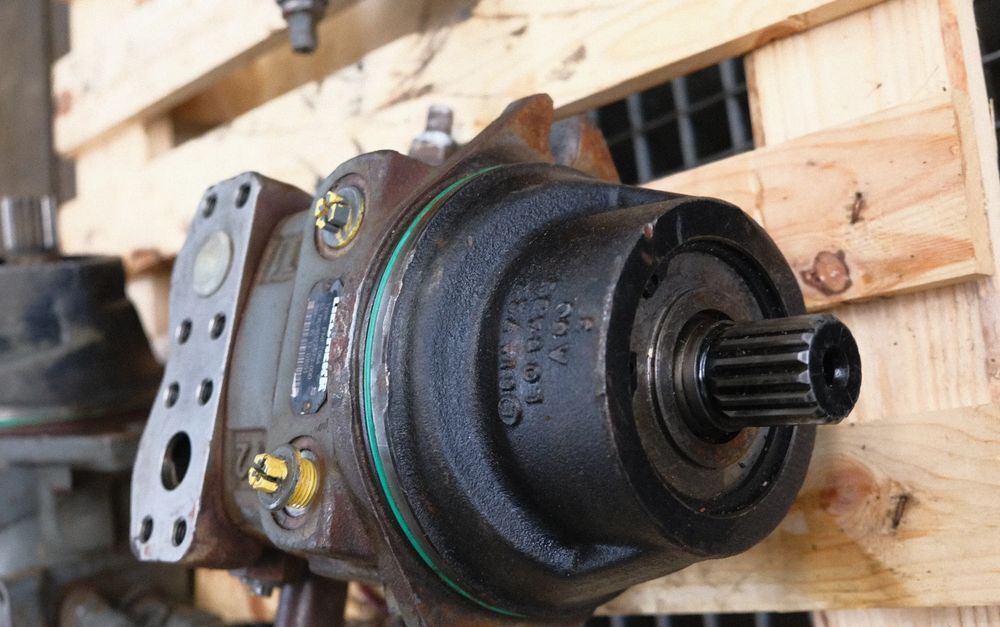 Silnik hydrauliczny obrotu liebherr FMF 064 do R906,R916,R924 R926 R950 P926P924 - Hidraulika: 4 kép. Silnik hydrauliczny obrotu liebherr FMF 064 do R906,R916,R924 R926 R950 P926P924 - Hidraulika: 4 kép.