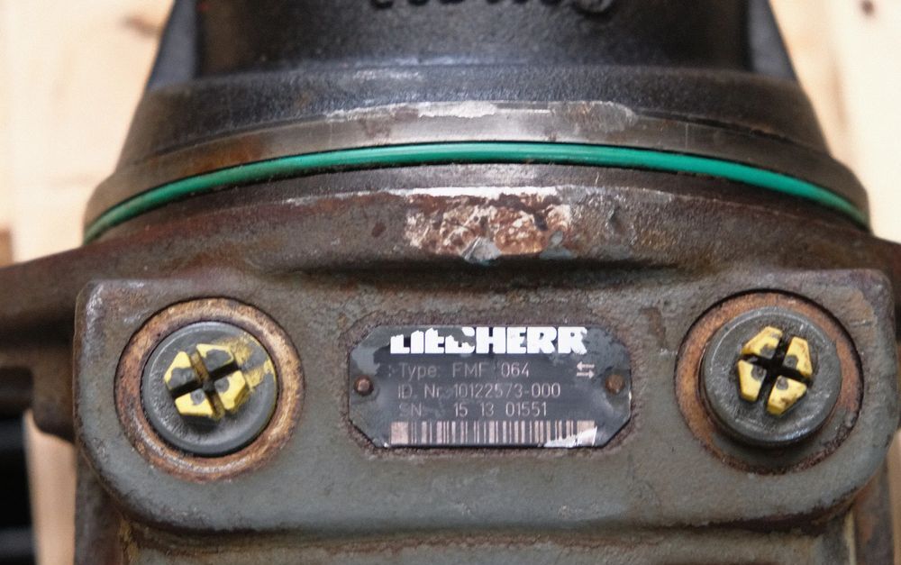 Silnik hydrauliczny obrotu liebherr FMF 064 do R906,R916,R924 R926 R950 P926P924 - Hidraulika: 2 kép. Silnik hydrauliczny obrotu liebherr FMF 064 do R906,R916,R924 R926 R950 P926P924 - Hidraulika: 2 kép.