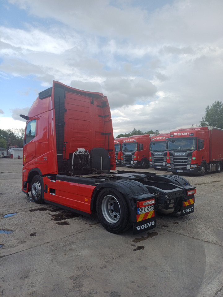 VOLVO FH 460T 4x2T , AERO , 3 PIECES - Nyergesvontató: 4 kép. VOLVO FH 460T 4x2T , AERO , 3 PIECES - Nyergesvontató: 4 kép.