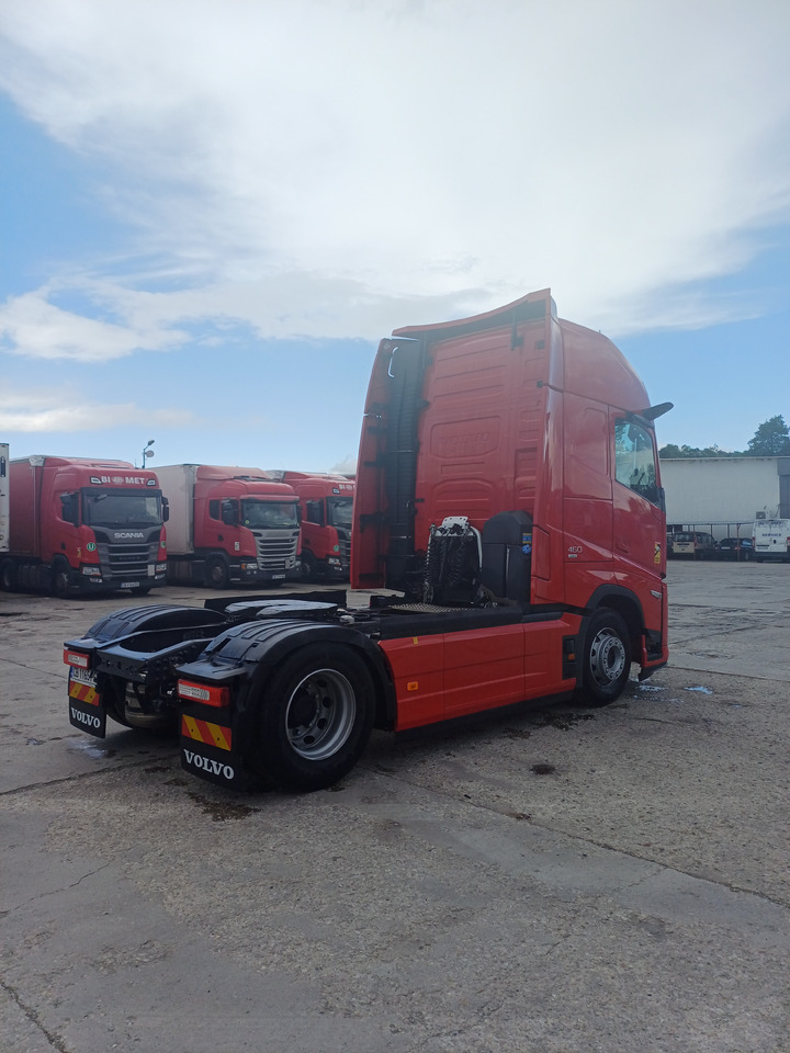 VOLVO FH 460T 4x2T , AERO , 3 PIECES - Nyergesvontató: 5 kép. VOLVO FH 460T 4x2T , AERO , 3 PIECES - Nyergesvontató: 5 kép.