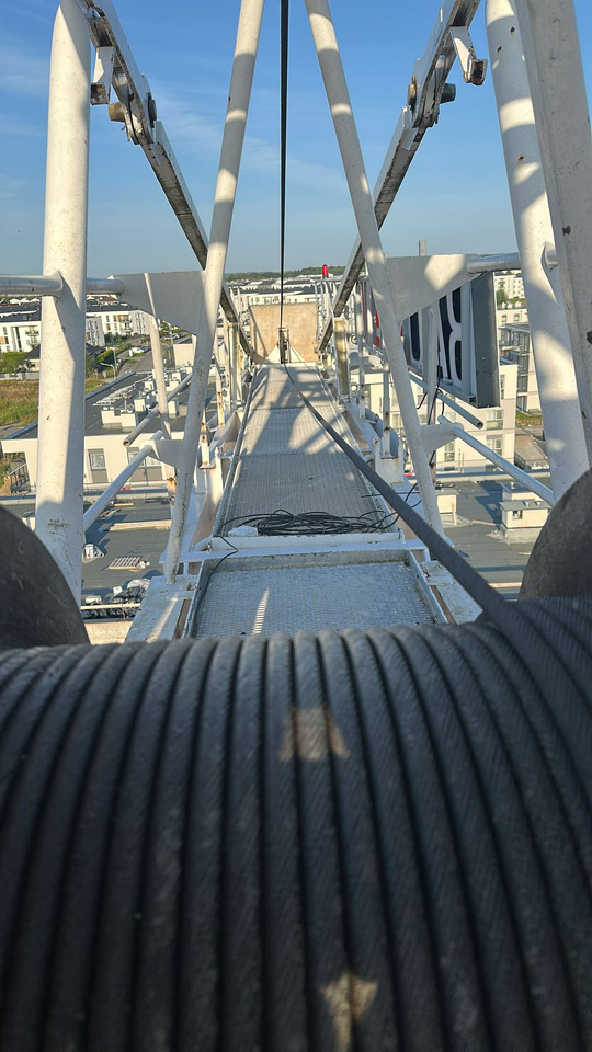 Liebherr 130 EC-B6 FR.Tronic - Toronydaru: 3 kép. Liebherr 130 EC-B6 FR.Tronic - Toronydaru: 3 kép.