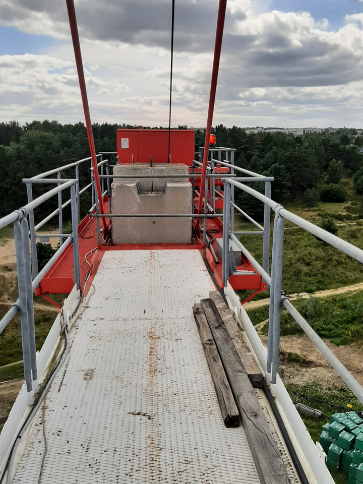 Liebherr 132 EC-H8 Litronic - Toronydaru: 4 kép. Liebherr 132 EC-H8 Litronic - Toronydaru: 4 kép.