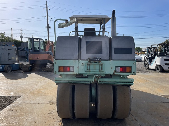 BOMAG BW144AC-2 - Kombihenger: 4 kép. BOMAG BW144AC-2 - Kombihenger: 4 kép.