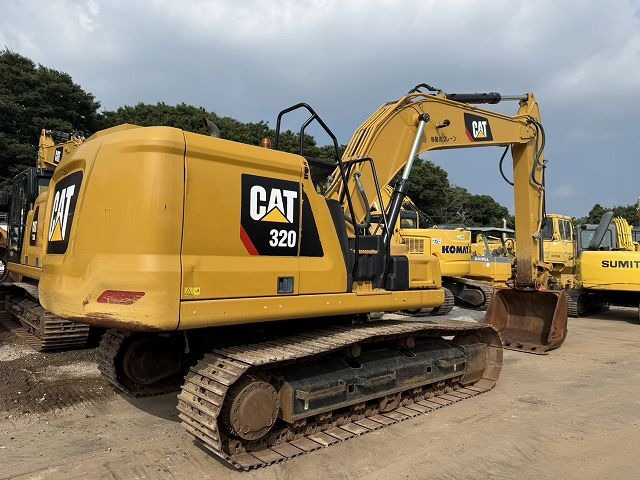 CAT 320-07A - Lánctalpas kotró: 5 kép. CAT 320-07A - Lánctalpas kotró: 5 kép.