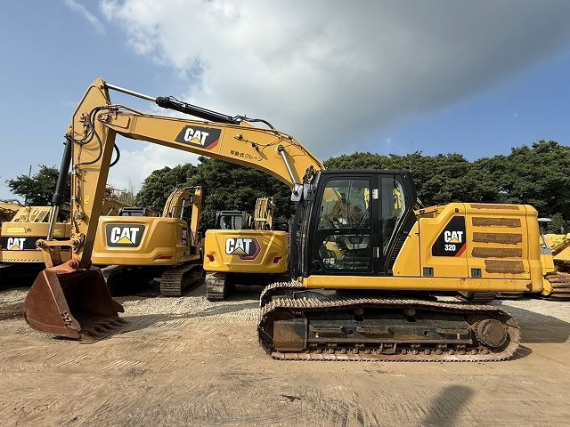 CAT 320-07A - Lánctalpas kotró: 2 kép. CAT 320-07A - Lánctalpas kotró: 2 kép.