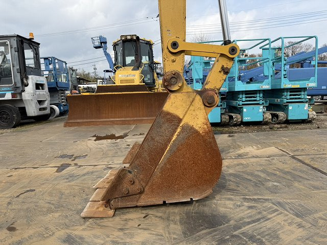 Lánctalpas kotró CAT 320DL-E: 9 kép.