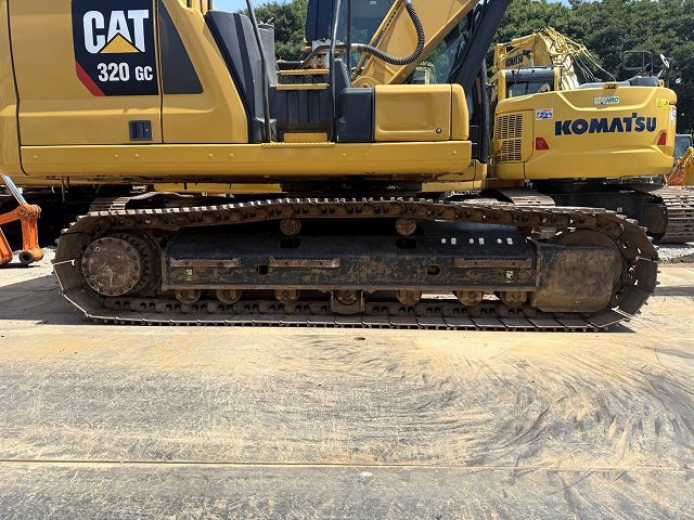 Lánctalpas kotró CAT 320GC-07B: 20 kép. Lánctalpas kotró CAT 320GC-07B: 20 kép.