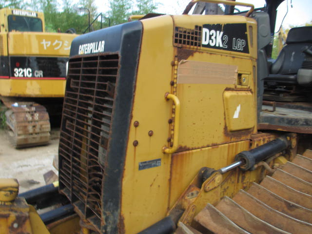 CAT D3K2 - Buldózer: 4 kép. CAT D3K2 - Buldózer: 4 kép.