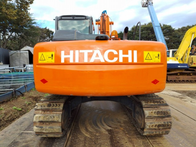 HITACHI ZX120-3 - Lánctalpas kotró: 3 kép. HITACHI ZX120-3 - Lánctalpas kotró: 3 kép.