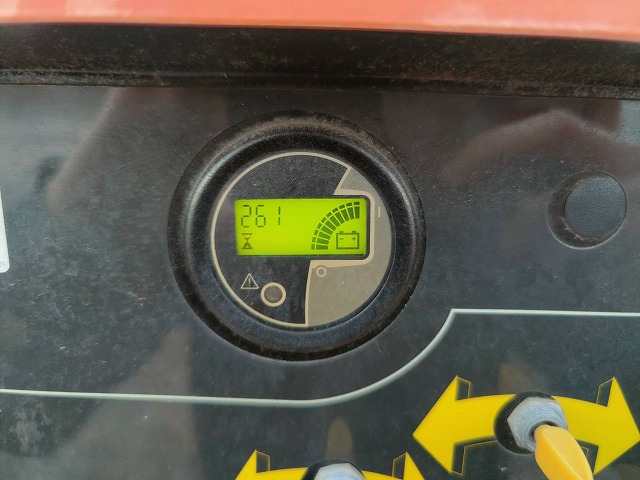 Személyemelő JLG E300AJP: 13 kép.