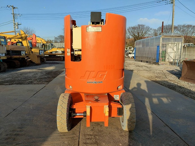 Személyemelő JLG E300AJP: 6 kép.