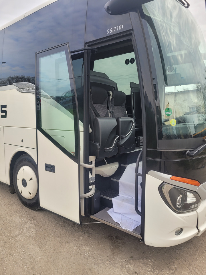 SETRA 517 HD - Távolsági busz: 2 kép. SETRA 517 HD - Távolsági busz: 2 kép.