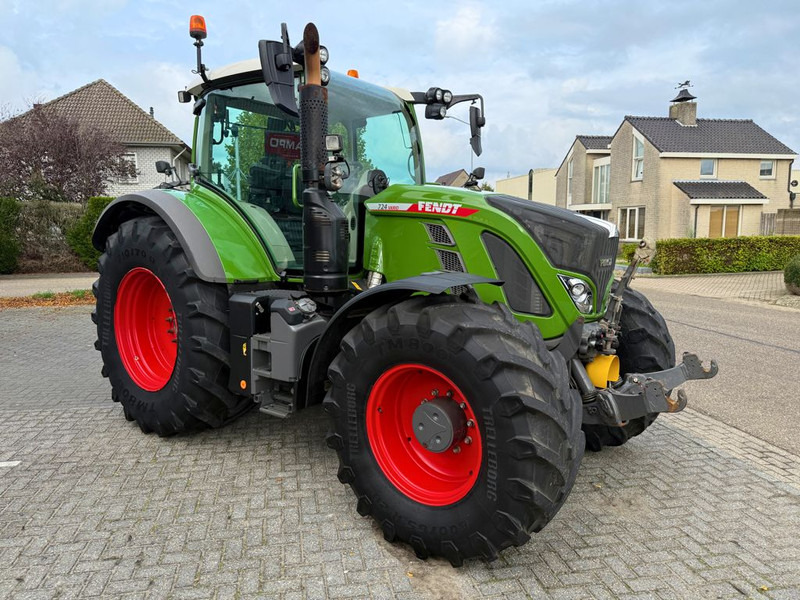 Fendt 724 Vario Gen 6 Profi Plus - Traktor: 4 kép. Fendt 724 Vario Gen 6 Profi Plus - Traktor: 4 kép.