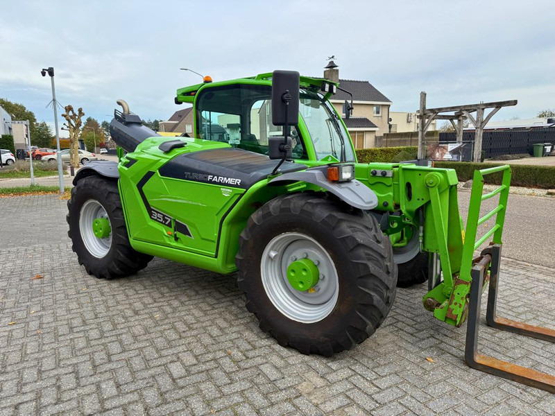 Merlo TF35.7-140 Telehandler - Teleszkópos rakodó: 4 kép. Merlo TF35.7-140 Telehandler - Teleszkópos rakodó: 4 kép.