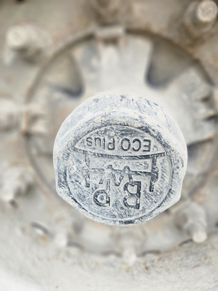 KRAKER CF200 - Félpótkocsi öönkihordós: 4 kép. KRAKER CF200 - Félpótkocsi öönkihordós: 4 kép.