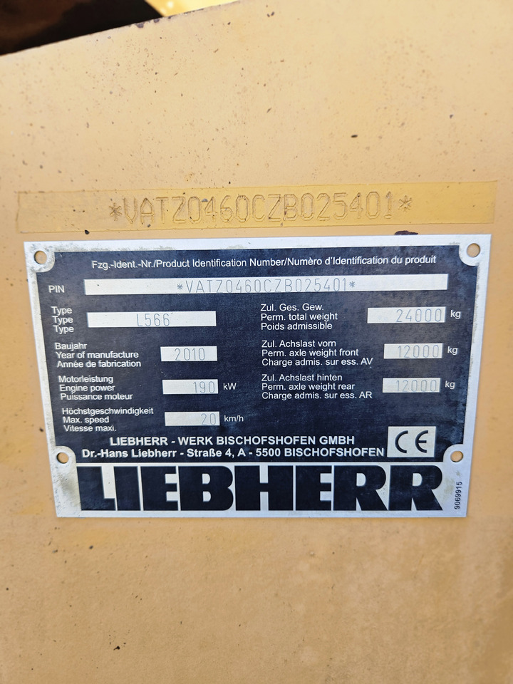 LIEBHERR L566 - Gumikerekes homlokrakodó: 5 kép. LIEBHERR L566 - Gumikerekes homlokrakodó: 5 kép.