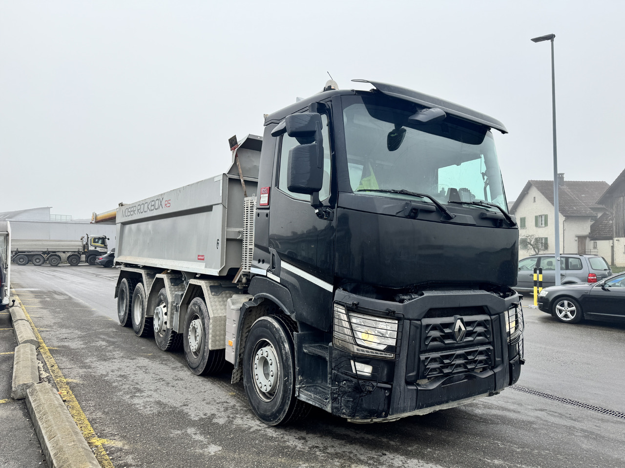 RENAULT C520 10x4 Moser - Billenőplatós teherautó: 2 kép. RENAULT C520 10x4 Moser - Billenőplatós teherautó: 2 kép.