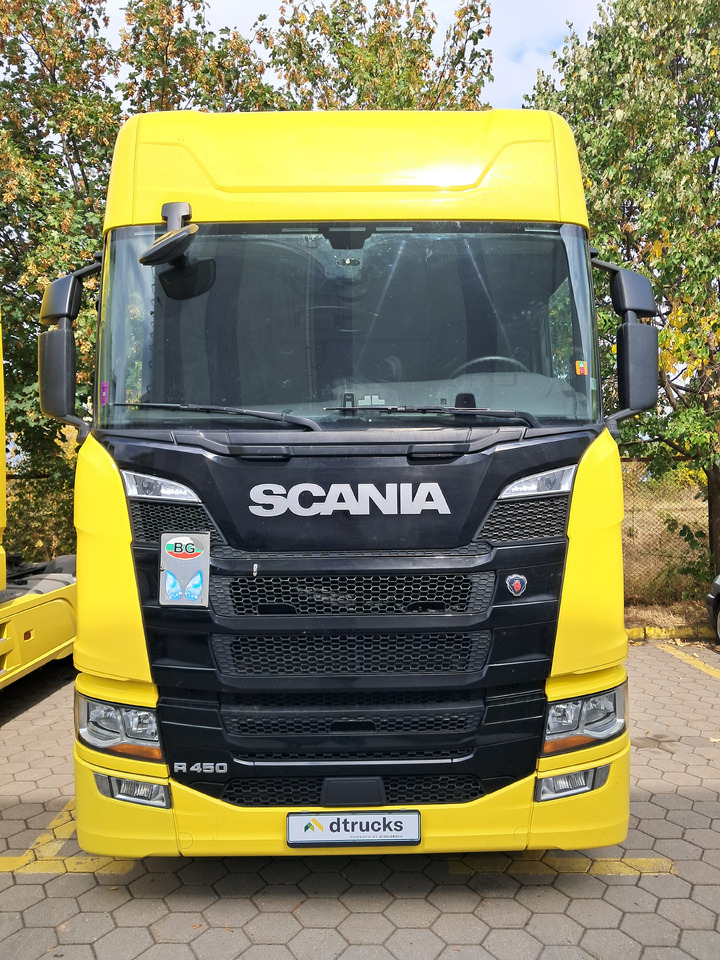 SCANIA R450 - Nyergesvontató: 1 kép. SCANIA R450 - Nyergesvontató: 1 kép.