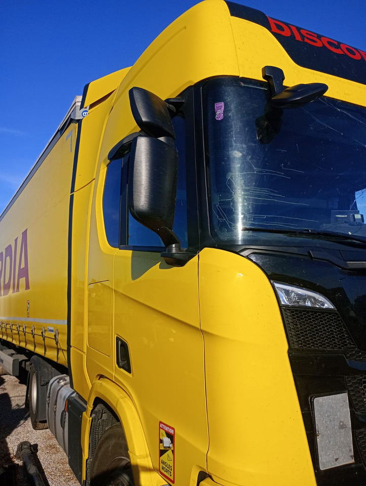 SCANIA R460 SUPER, Location: Villareal, Spain - Nyergesvontató: 1 kép. SCANIA R460 SUPER, Location: Villareal, Spain - Nyergesvontató: 1 kép.