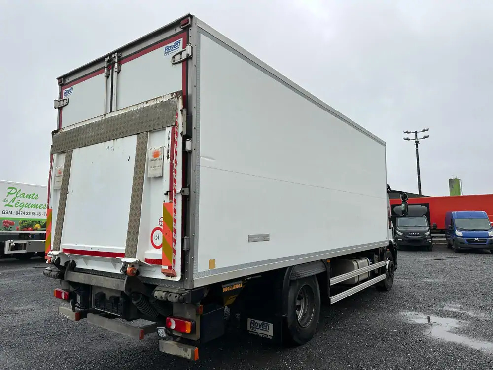 Iveco ML190E28 - Hűtős teherautó: 4 kép. Iveco ML190E28 - Hűtős teherautó: 4 kép.