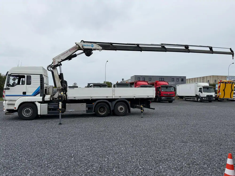 MAN TGA 26.400 *FASSI 31 TM*6EXTENSIONS*WINCH*REMOTE*BDF BOX - Platós teherautó, Darus autó: 3 kép. MAN TGA 26.400 *FASSI 31 TM*6EXTENSIONS*WINCH*REMOTE*BDF BOX - Platós teherautó, Darus autó: 3 kép.
