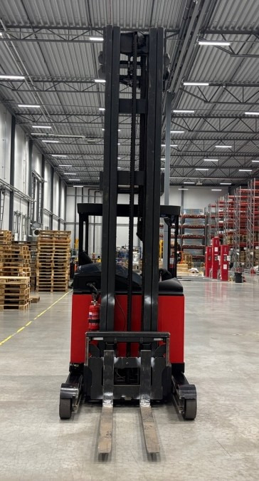 LINDE - Tolóoszlopos targoncá: 5 kép. LINDE - Tolóoszlopos targoncá: 5 kép.
