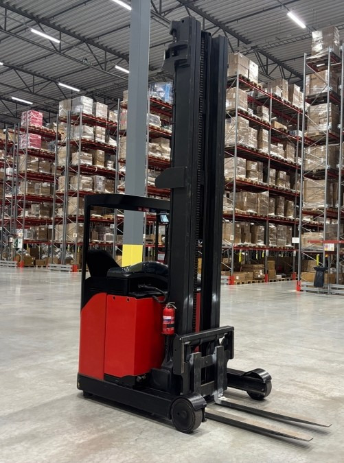 LINDE - Tolóoszlopos targoncá: 4 kép. LINDE - Tolóoszlopos targoncá: 4 kép.