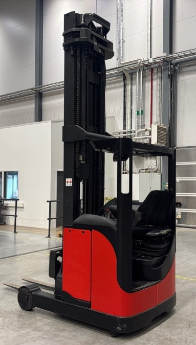 LINDE - Tolóoszlopos targoncá: 1 kép. LINDE - Tolóoszlopos targoncá: 1 kép.