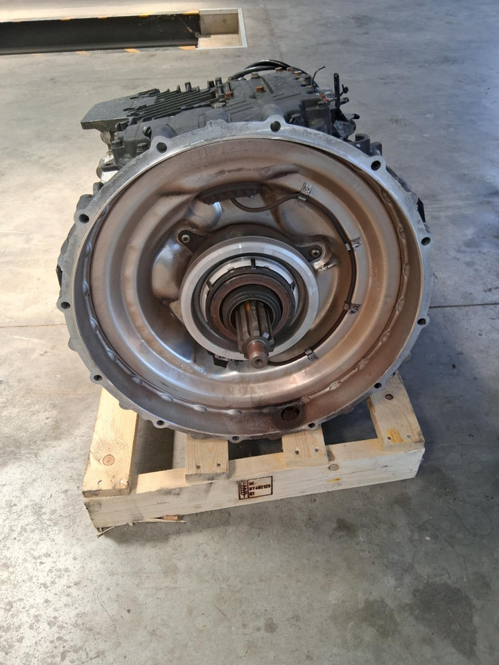 MAN TGS - Sebességváltó: 2 kép. MAN TGS - Sebességváltó: 2 kép.